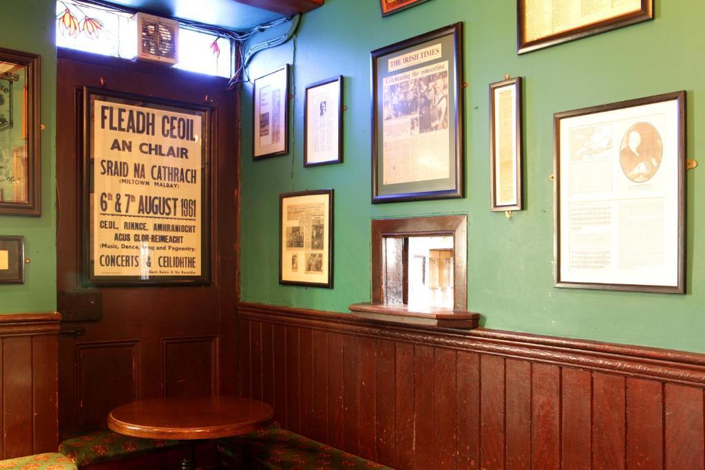 Crotty'S Pub & Accommodation Kilrush Exteriör bild